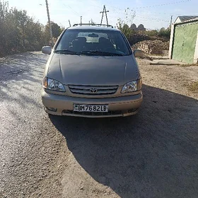 Toyota Sienna 2002