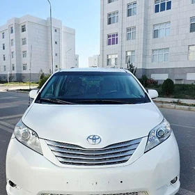 Toyota Sienna 2011