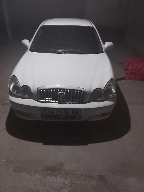 Hyundai Sonata 2001 - 1