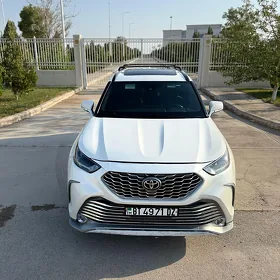 Toyota Highlander 2021