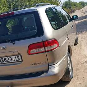 Toyota Sienna 2002