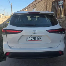 Toyota Highlander 2023