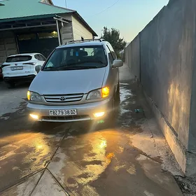 Toyota Sienna 2003