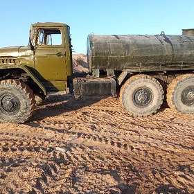 Ural 4320 1985