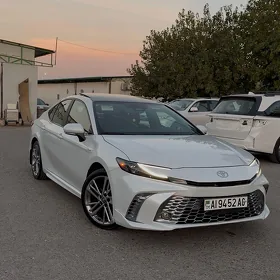 Toyota Camry 2025