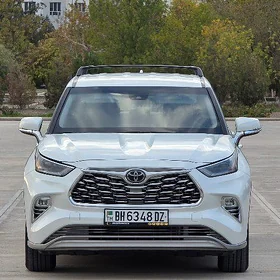 Toyota Highlander 2021