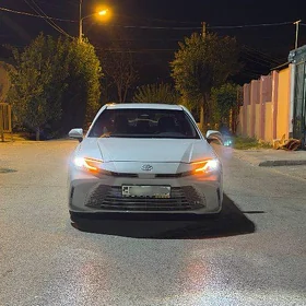 Toyota Camry 2025