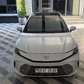 Toyota Camry 2025