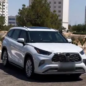 Toyota Highlander 2022