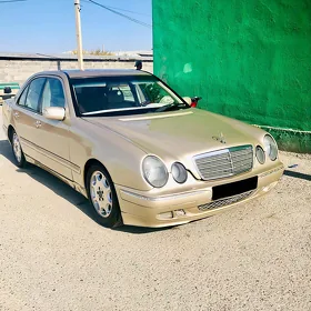 Mercedes-Benz E320 2001