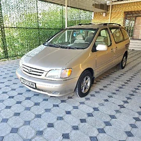 Toyota Sienna 2002