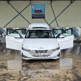 Hyundai Elantra 2021