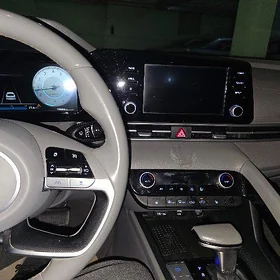 Hyundai Elantra 2021