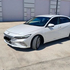 Hyundai Elantra 2023