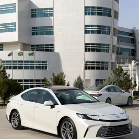 Toyota Camry 2025
