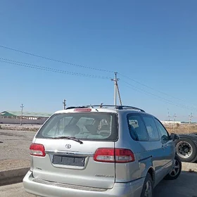 Toyota Sienna 2002