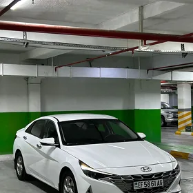 Hyundai Elantra 2021