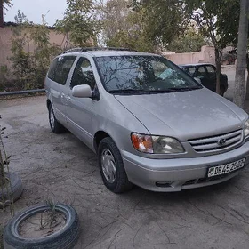 Toyota Sienna 2003
