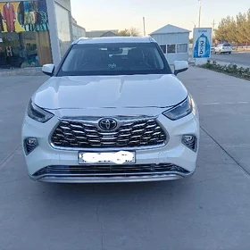 Toyota Highlander 2021