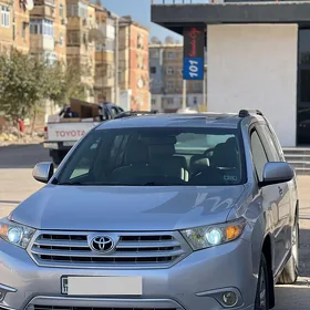 Toyota Highlander 2013