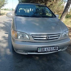 Toyota Sienna 2002