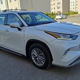 Toyota Highlander 2021