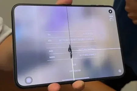 Apple eplenýän iPhone Duo-laryň ekranynyň çat açýandygyny boýun aldy