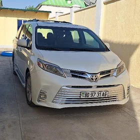 Toyota Sienna 2016