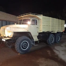 Ural 5557 1990