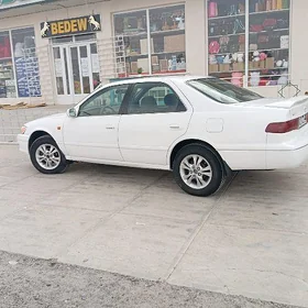 Toyota Camry 2001