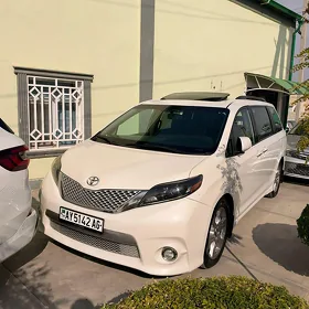 Toyota Sienna 2016