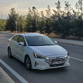 Hyundai Elantra 2020