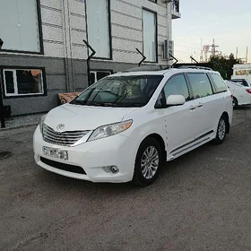 Toyota Sienna 2011