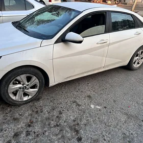 Hyundai Elantra 2021