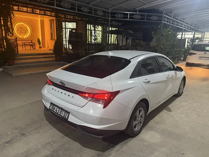 Hyundai Elantra 2021 - 1