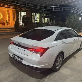 Hyundai Elantra 2021