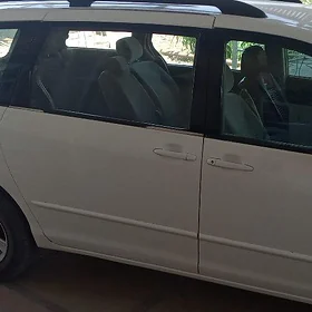Toyota Sienna 2004