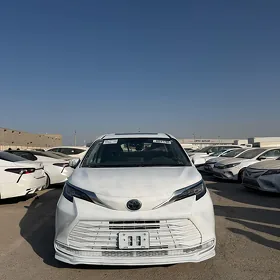 Toyota Sienna 2021