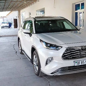 Toyota Highlander 2021