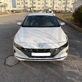 Hyundai Elantra 2022