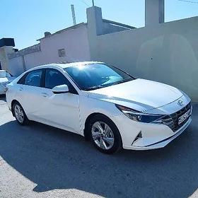 Hyundai Elantra 2022