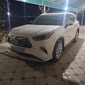 Toyota Highlander 2021