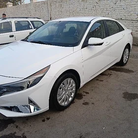 Hyundai Elantra 2022