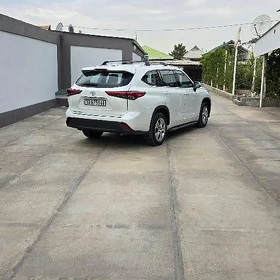 Toyota Highlander 2021