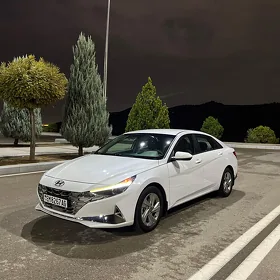 Hyundai Elantra 2022