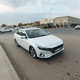 Hyundai Elantra 2022