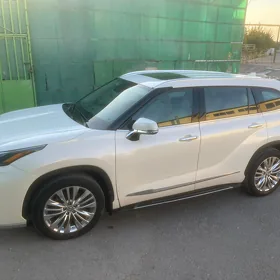 Toyota Highlander 2021