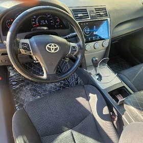 Toyota Camry 2011