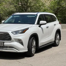 Toyota Highlander 2021