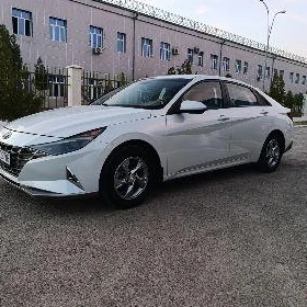 Hyundai Elantra 2022